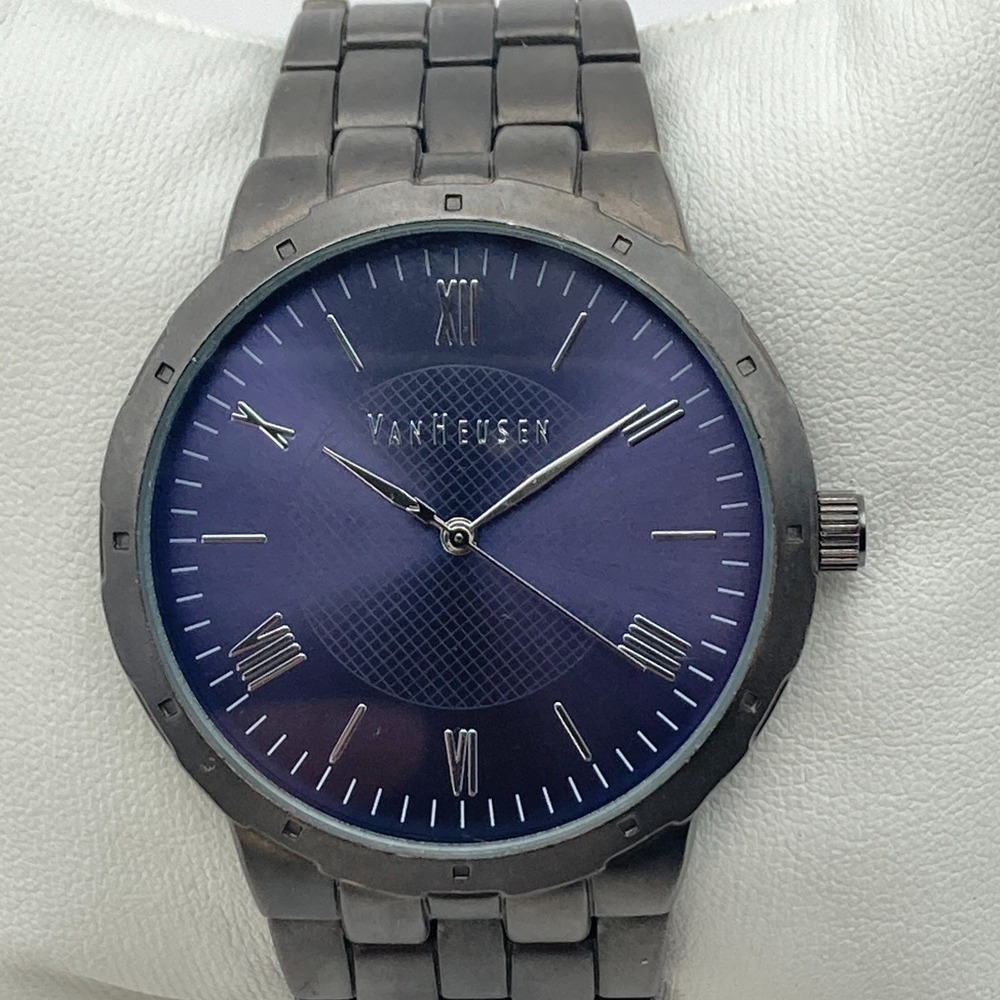 Van Heusen Men's Watch 43mm Gunmetal Indigo Blue Dial New Battery SMALL 6.25"